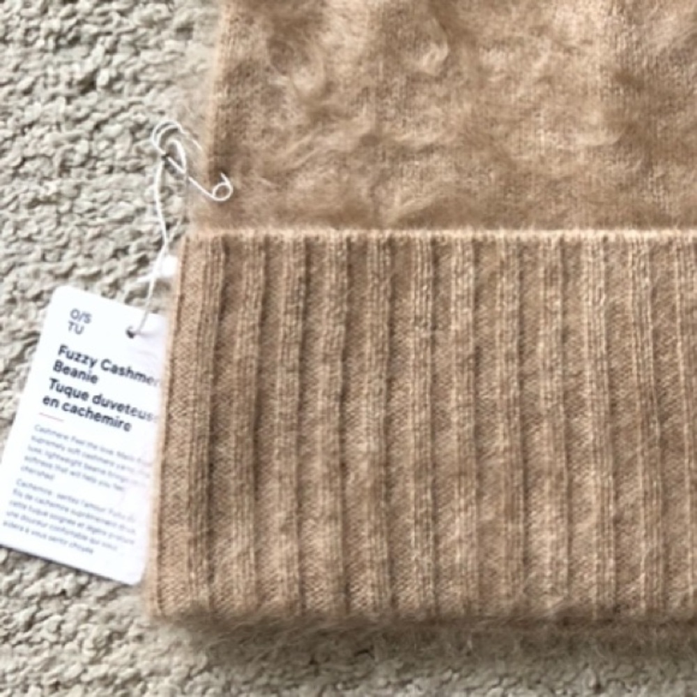 LULULEMON 100% Fuzzy Cashmere Beanie.NWT. - Picture 3 of 6